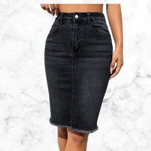 NWOT | Faded Black Denim Skirt Size Large | 5 Pocket Raw Hem Back Slit | Large